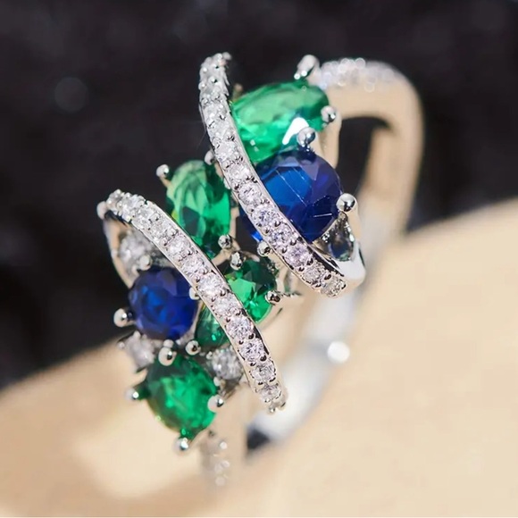 Simulated Emerald & Sapphire Ring - Picture 2 of 5